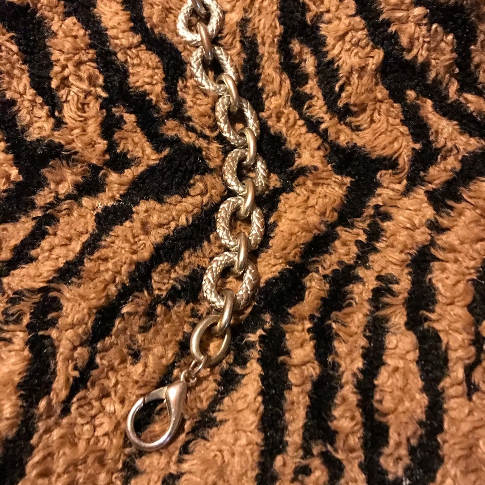 Chain bracelet. Lock clasp